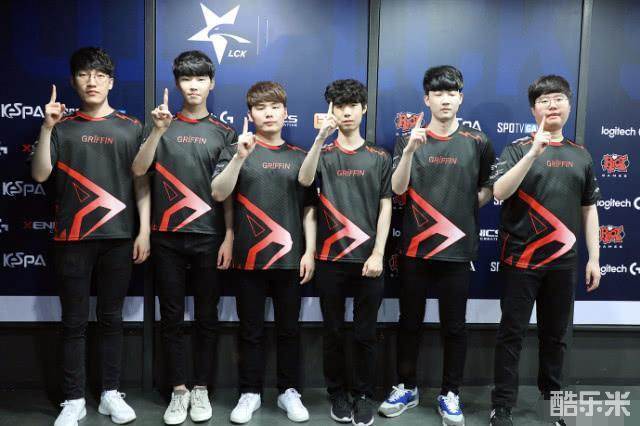 湖人已经放弃老詹，加入快船，或许是他最好的选择