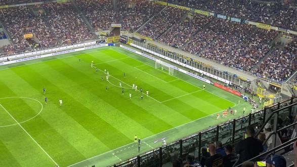 棒球场上的博弈论投手在面对强力打者时投出变速球的诱敌策略